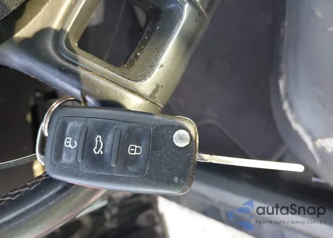 2013 Volkswagen Beetle 2.5L Fender Edition from USA, damaged, VIN 3VWJP7AT7DM677581